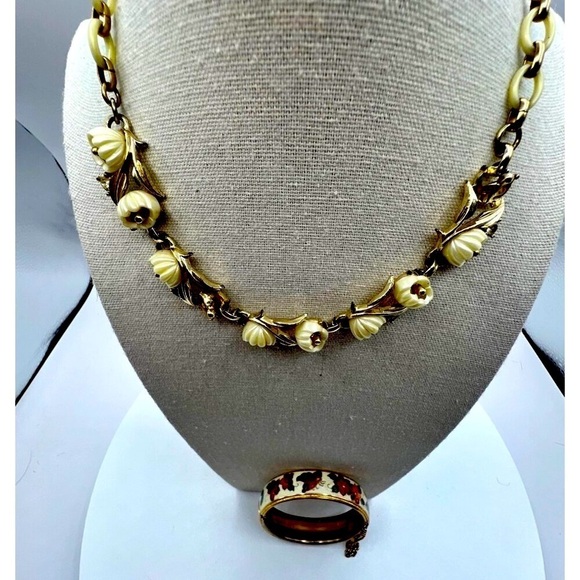 Vintage Floral Necklace & Enamel Bangle Set.  A8 - Picture 1 of 11